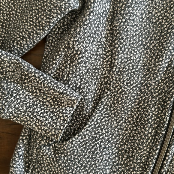 Lululemon Scuba hoodie - Picture 3 of 5